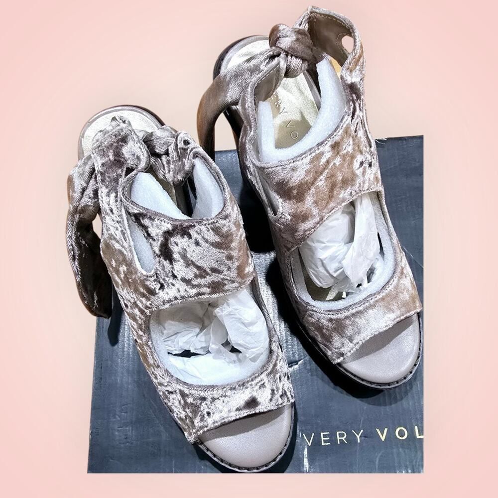 NIB Very Volatile Los Angeles Platform Sandels Shoes Kimbra Style Size 8 Taupe - Picture 6 of 12